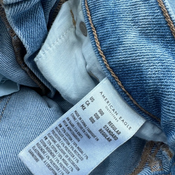 American Eagle Women’s Mom jeans distressed size 000 - Picture 5 of 6